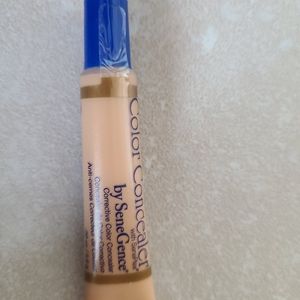 Senegence concealer in Medium